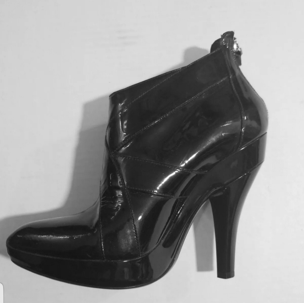 BURBERRY Black Patent Leather Boots Booties Sz 38